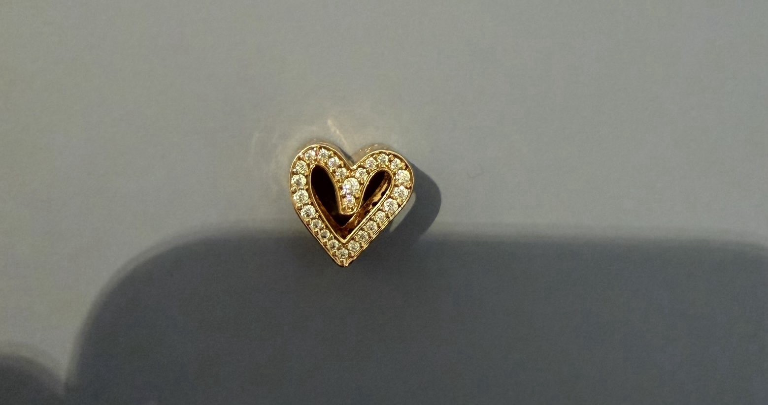 Pandora rose gold heart-shaped diamond charm