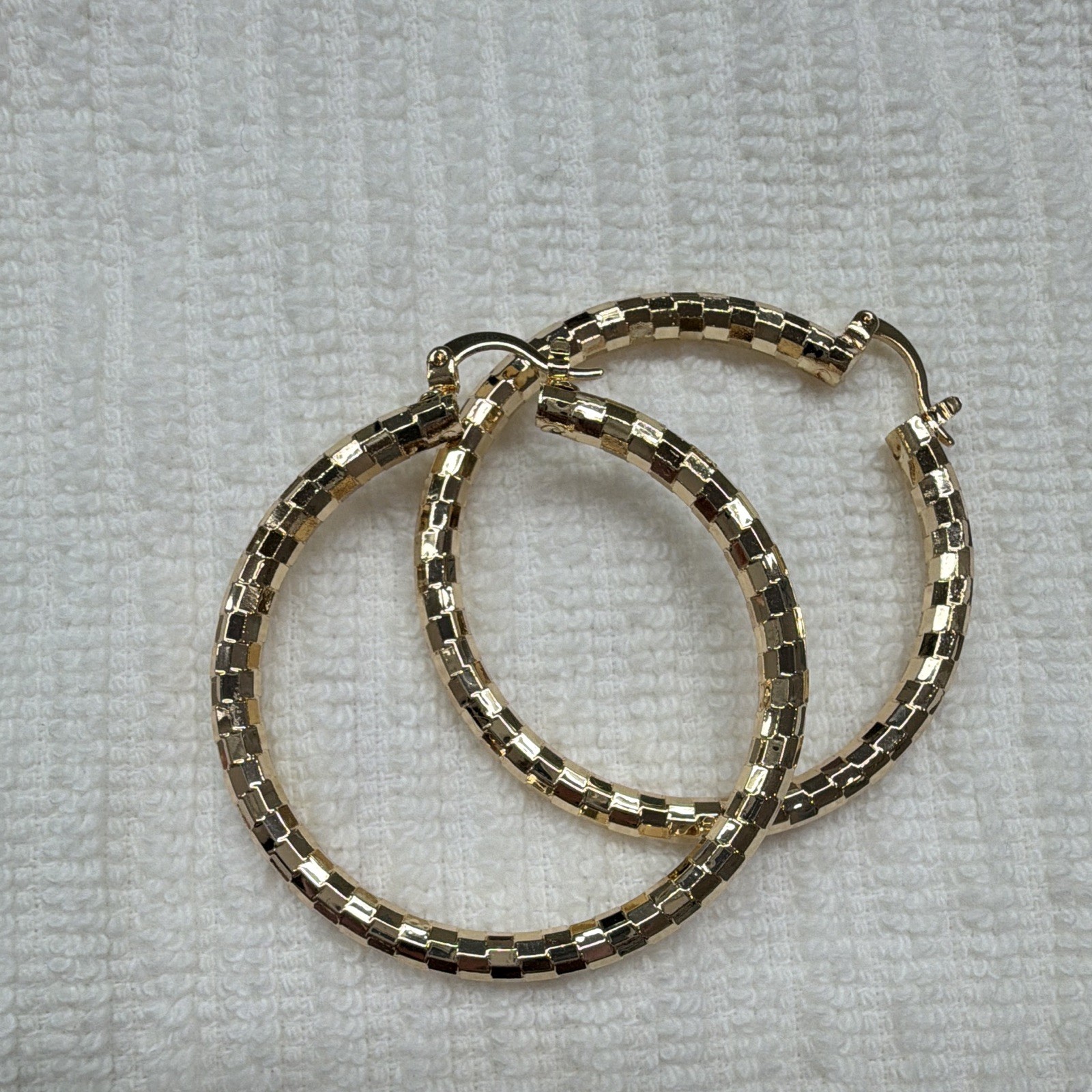 Gold & Silver Tone Textured Hinged Hoop Earrings Set Round No Stone