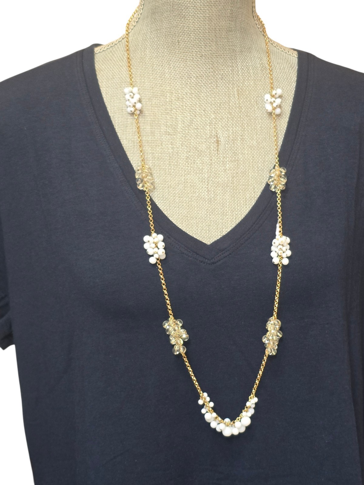 Women’s Beautiful Gold Tone White / Clear Beaded Shaky Necklace NWOT