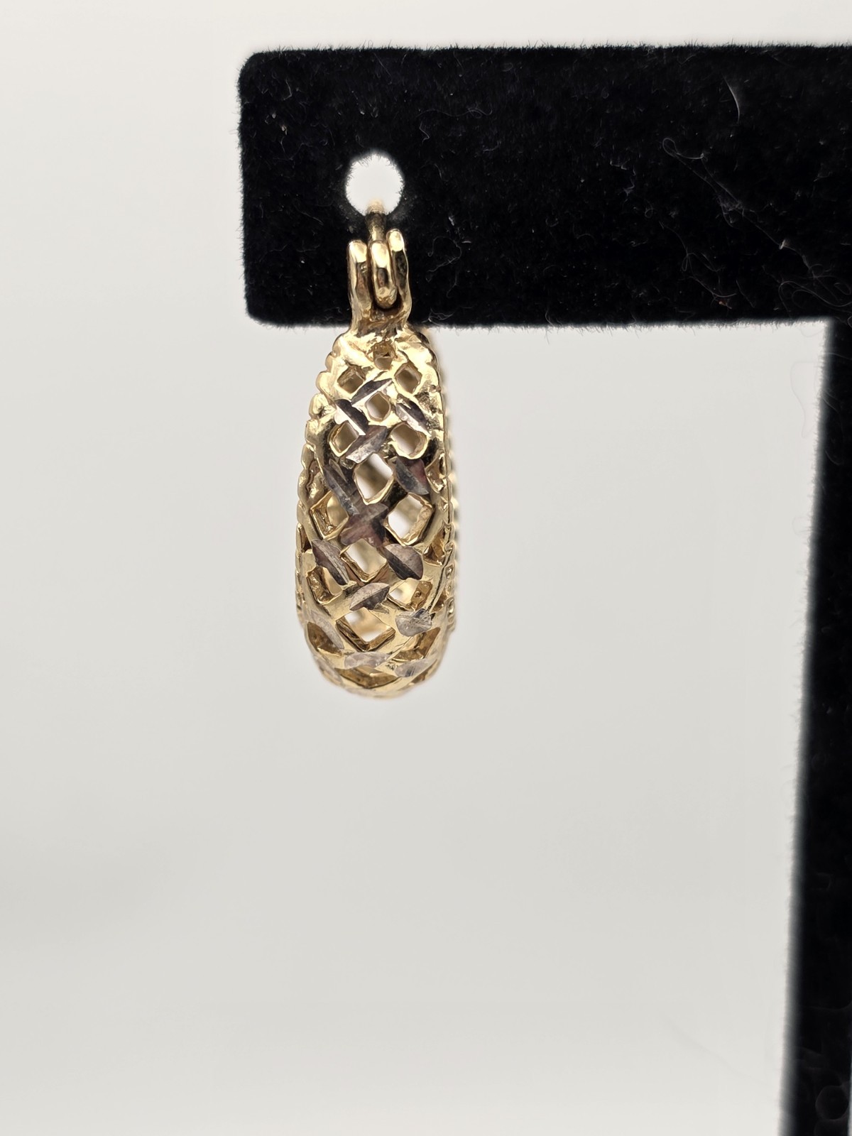 Gold Tone Hoop Earrings Marked M925 Lattice Look Metal With Hinged Wire