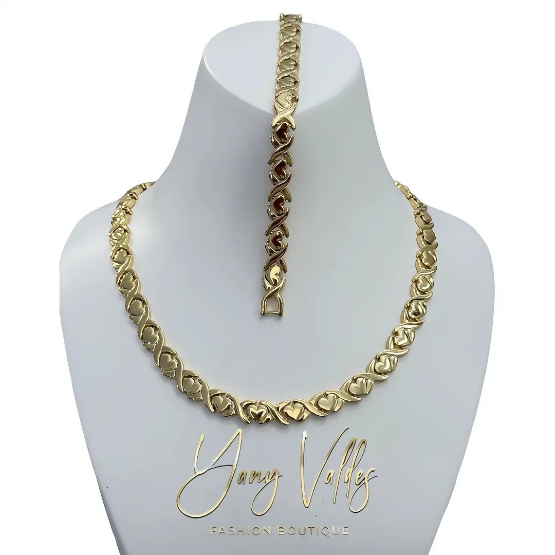 14k Gold Plated set Heart Shaped XOXO Choker 18 inches And Bracelet