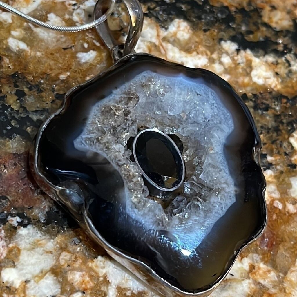 NWT Black Agate and sterling silver setting necklace pendant