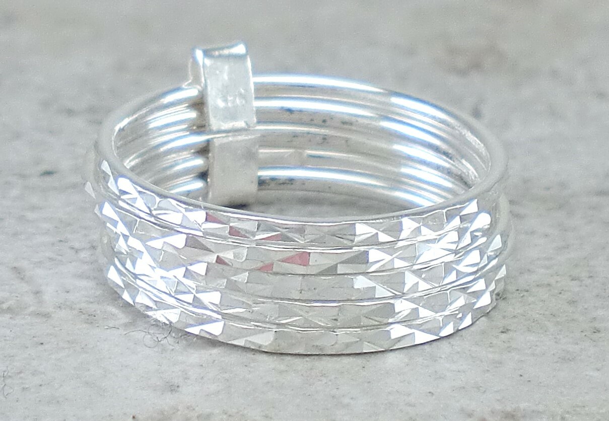 925 STERLING SILVER 5 BAND DIAMOND CUT STACKED RING size 7 style# r2809