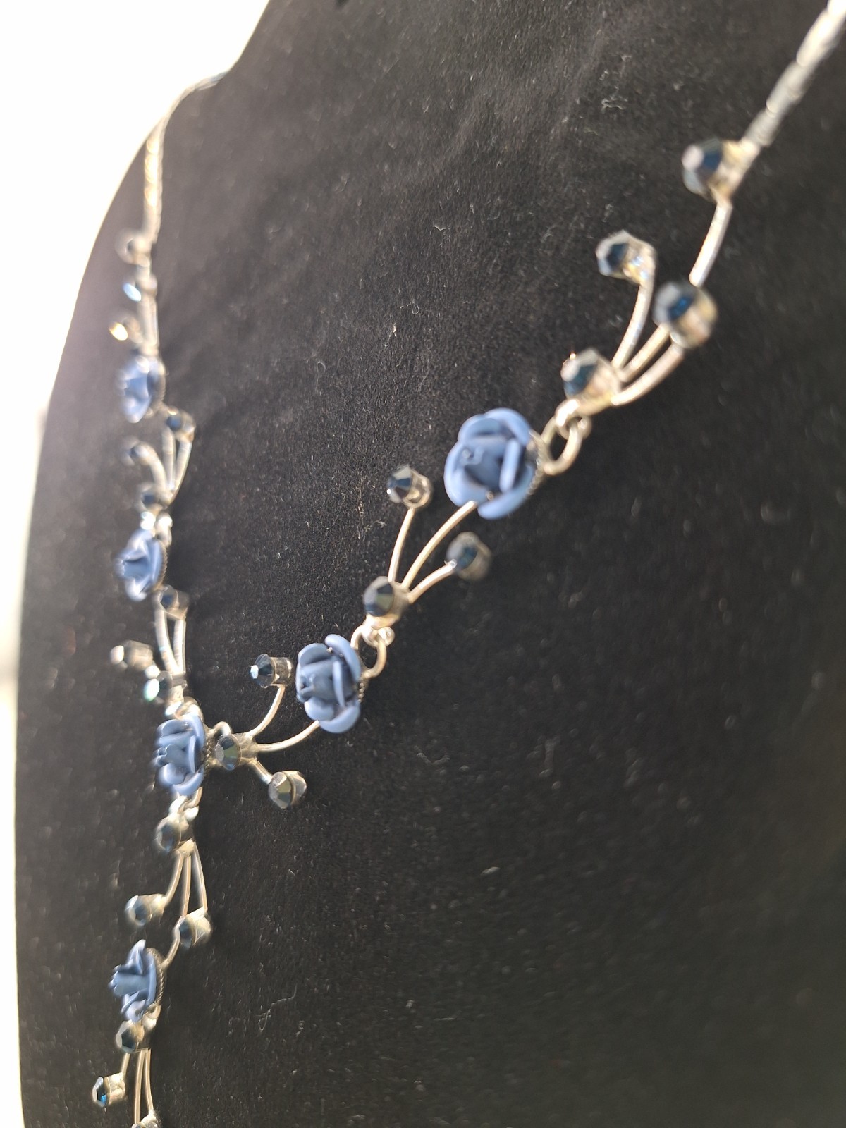 Women Collection by Veritas Navy Blue Rose Necklace Silver Tone Nickel Free