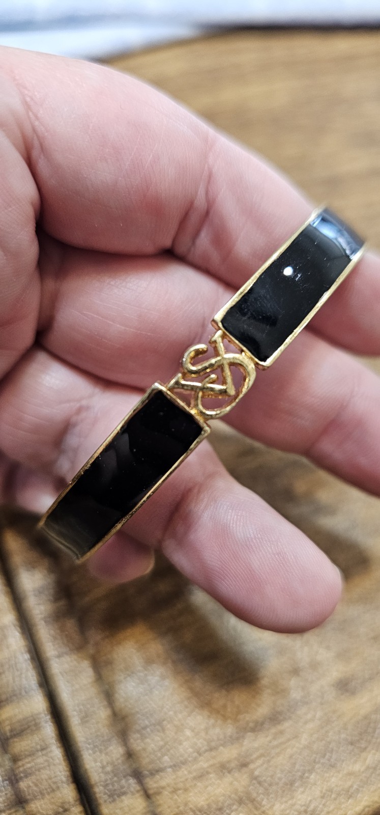 Victoria’s Secret VS Black Enamel Gold Tone Slip On Bangle Bracelet 8.5
