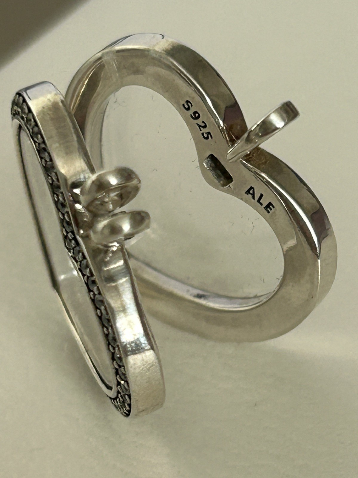 Authentic Pandora 2.5cm pavé Heart floating Locket & adjustable chain