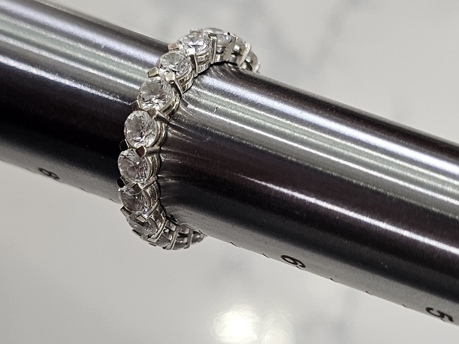 Vintage 14k White Gold Hallmarked DQ Eternity Ring Cubic Zerconia Band SZ 7