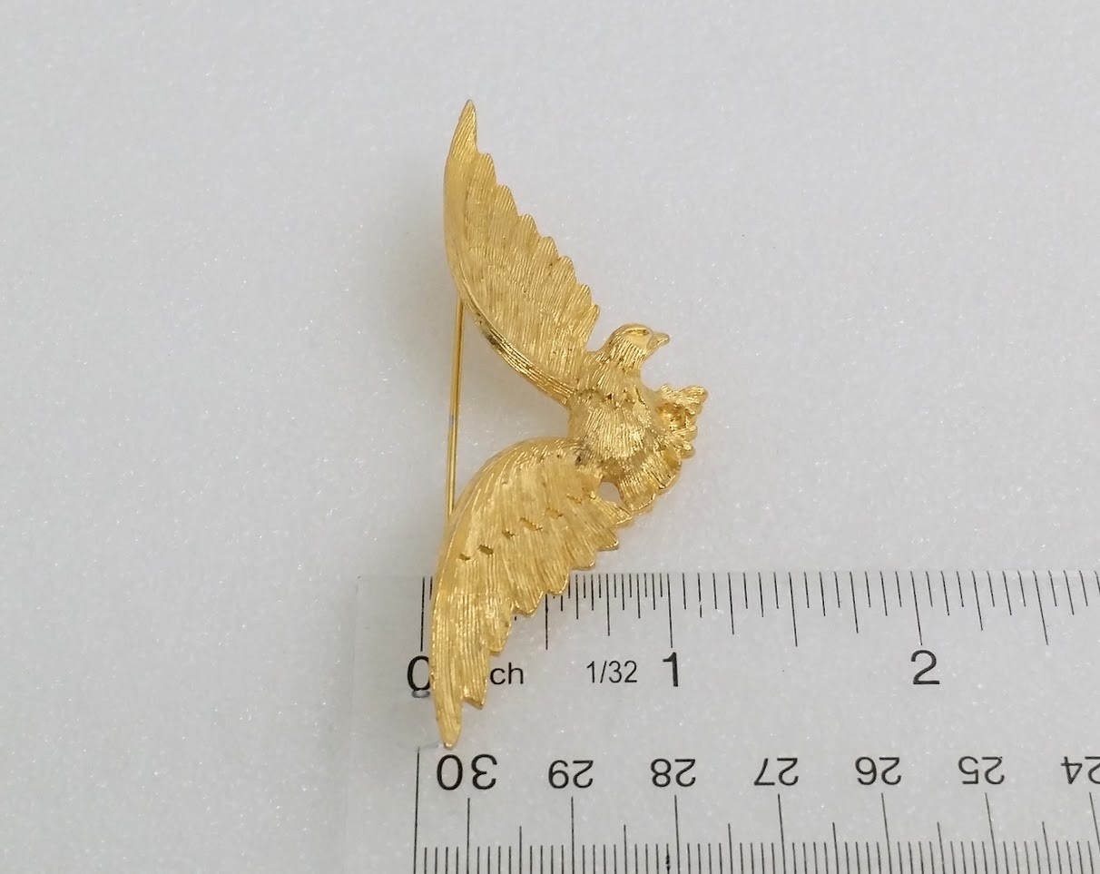 Unsigned Gold tone Eagle Brooch