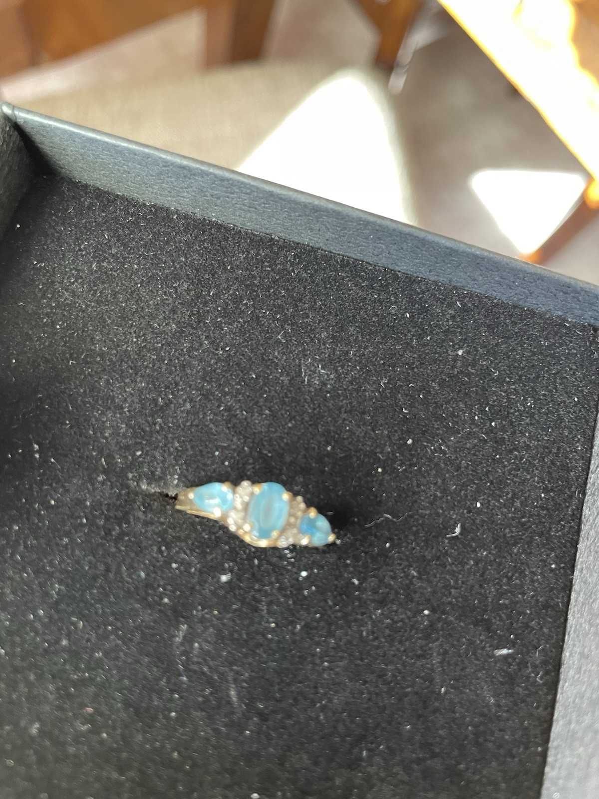 Beautiful 14k yellow gold 3 stone aquamarine ring in size 6. Weight is 2.41g.