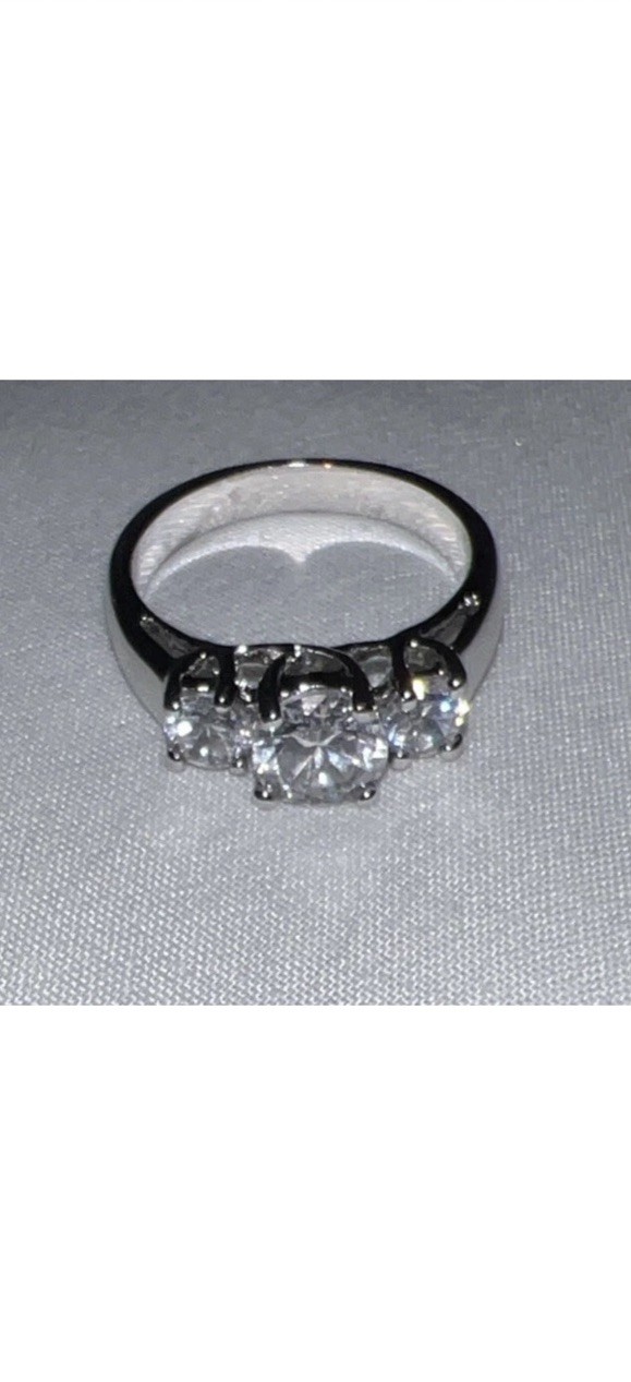 5 Costume Jewelry Rings *Sizes 6 – 7 – 7 1/2* Pictures Of Each Ring Shown