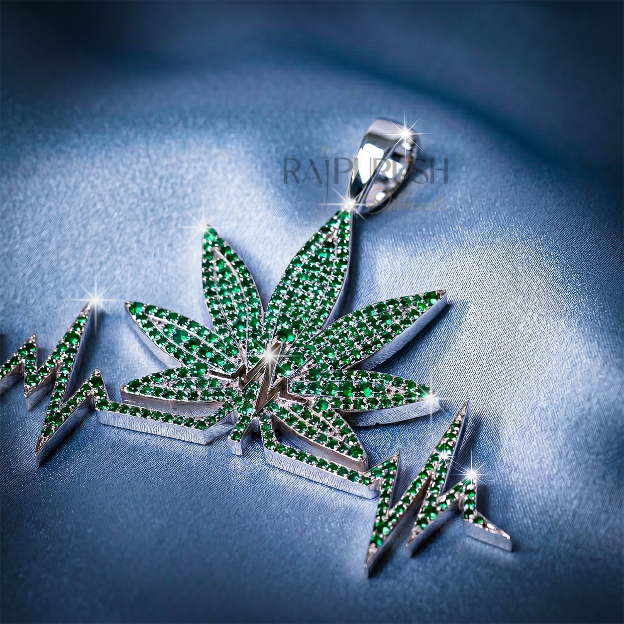Heartbeat Leaf Pendant – Green Emerald Round Diamond in 925 Sterling Silver