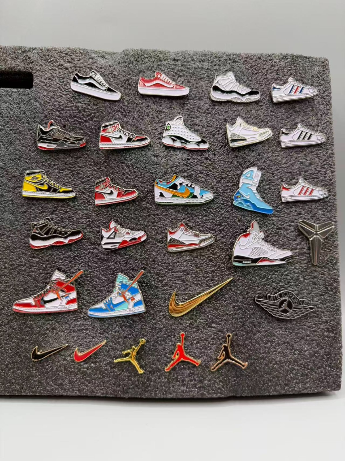 Retro Jordan Sneaker, Jumpman, Air Jordan 1 Metallic Lapel Pin*Cap*Brooches*