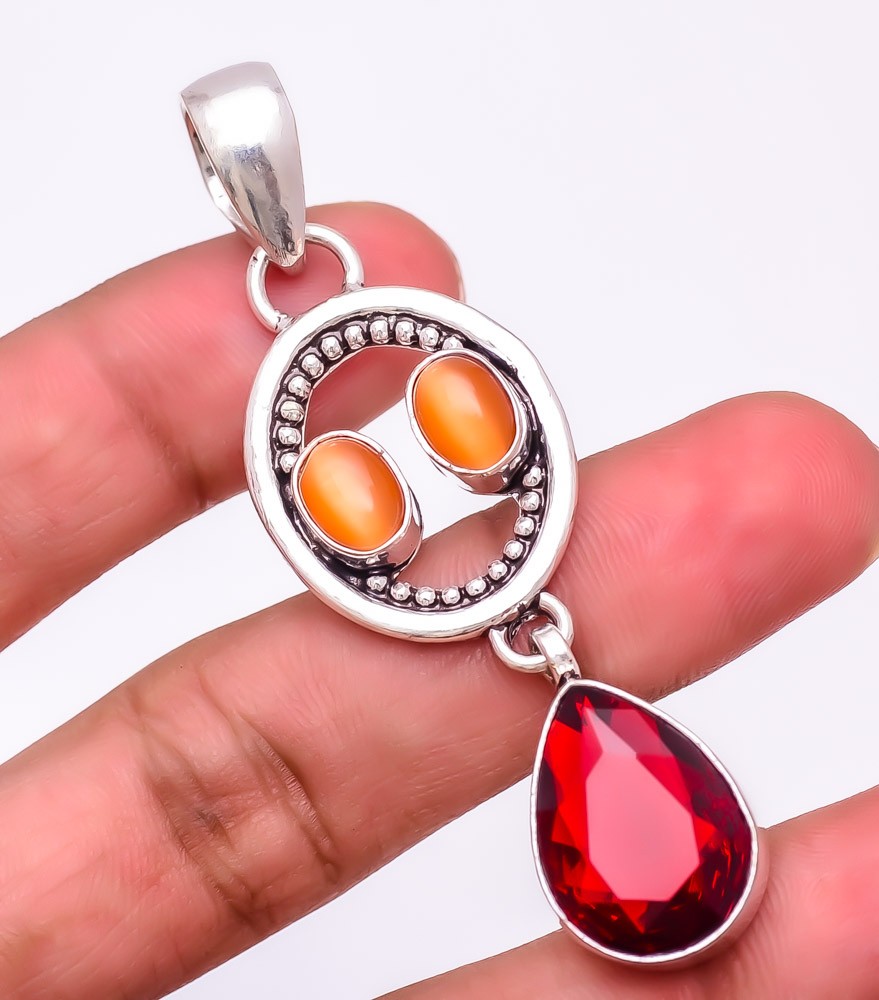 Mozambique Garnet & Cat’S Eye Gemstone 925 Silver Plated Pendant 2.6″ W77