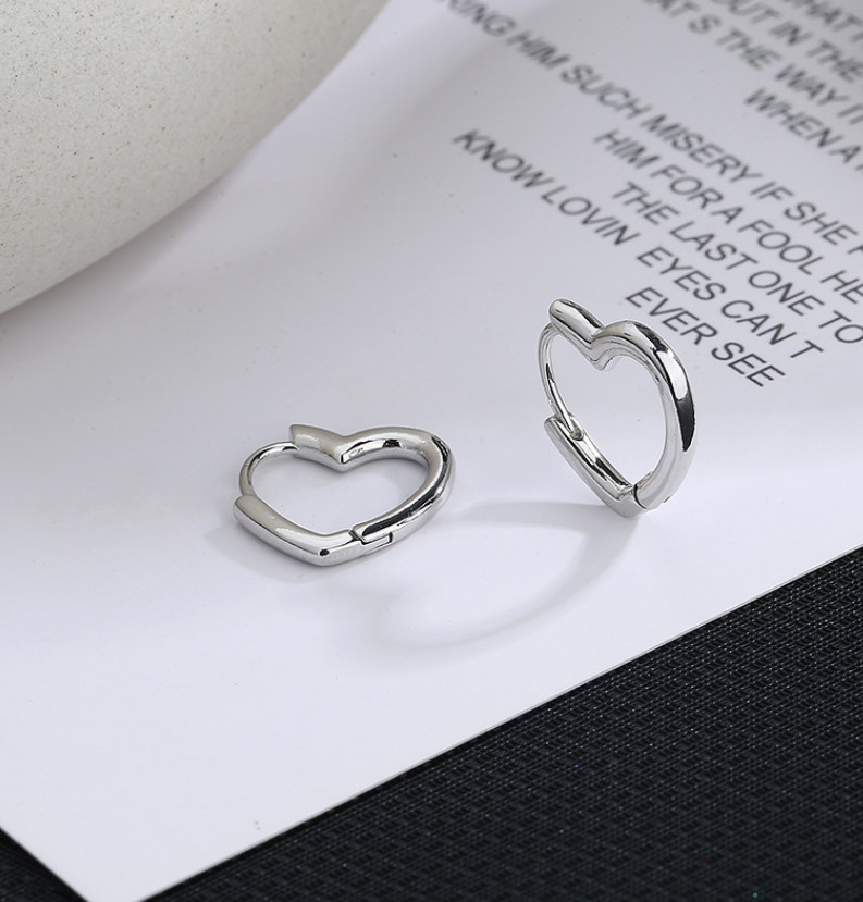 Women Girl 925 Silver Plated Plain Heart Shape Huggie Hoop Earrings 12mm TH1