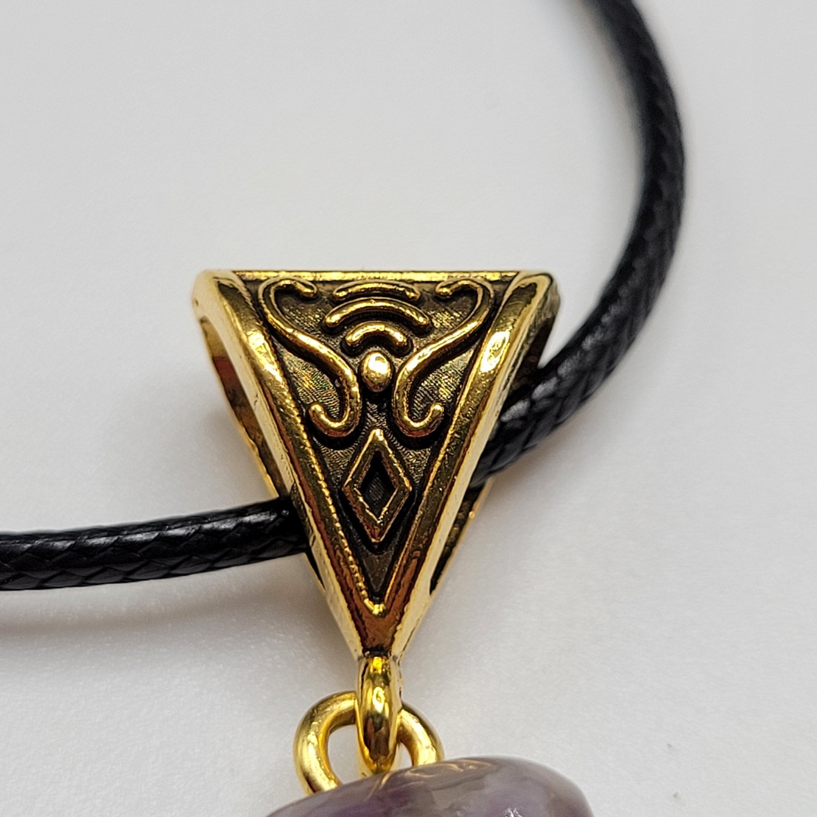 Modern Stone Chip Chakra Healing Meditation Pendant Faux Leather Cord Necklace
