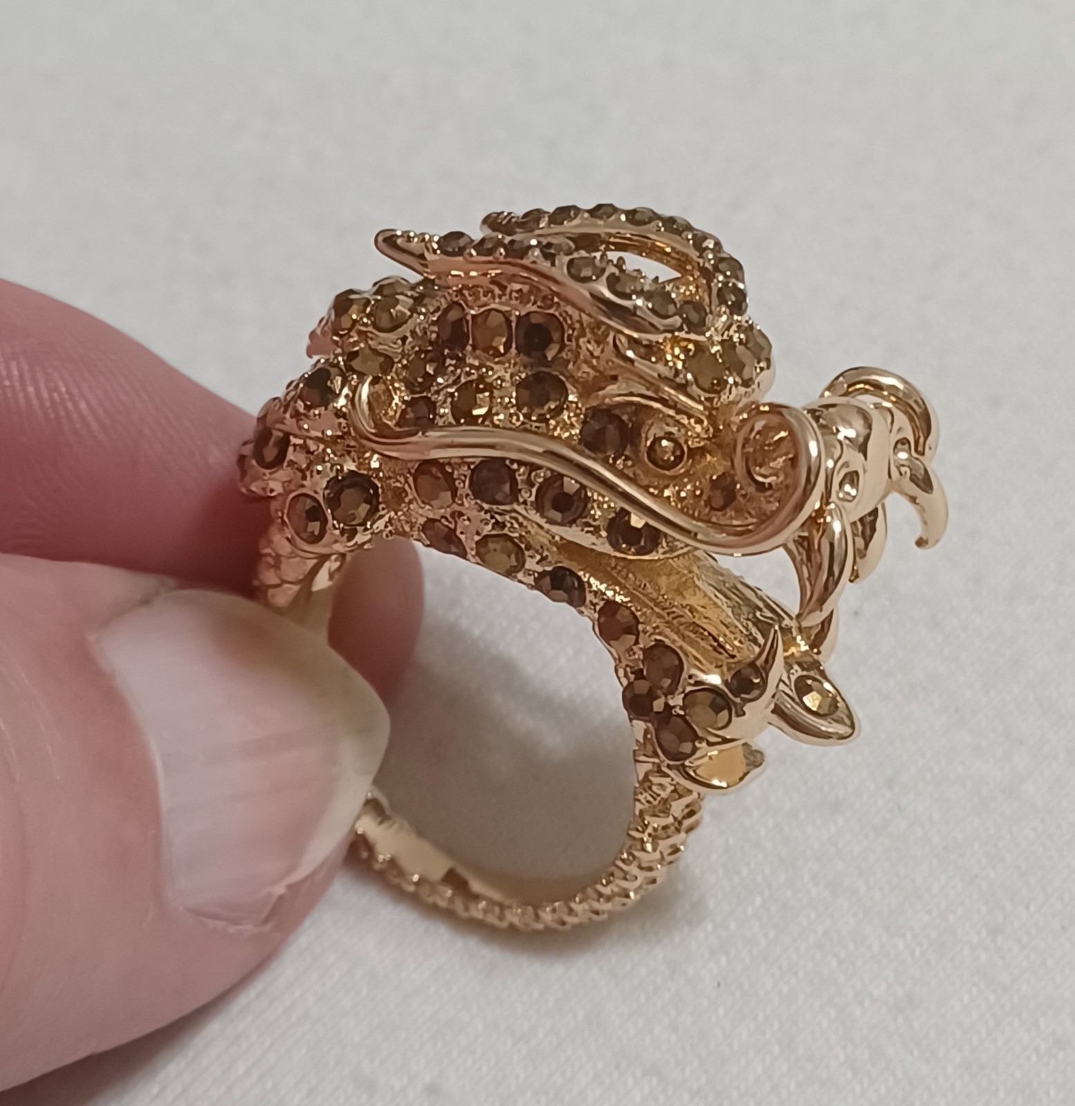🐲 COOL Simply VERA WANG Gold Tone DRAGON RING, Simulated Crystal Gems SIZE 8