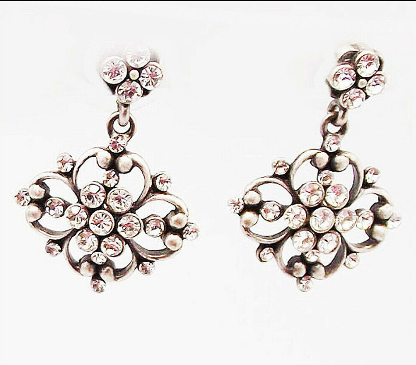 DESIGNER INSPIRED 1.25 in CLEAR MULTI CRYSTAL FLORAL DANGLE SILVER EARRINGS NEW