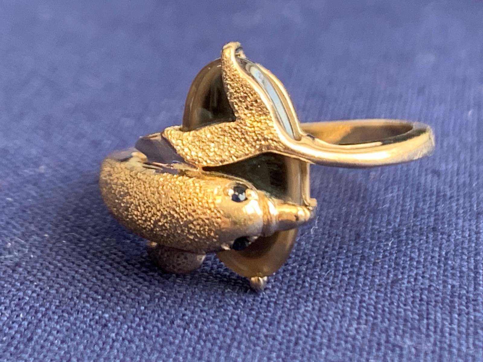 10K Yellow Gold Dolphin Ring 2.53g Fine Jewelry Size 5.25 Band Onyx Look *READ*