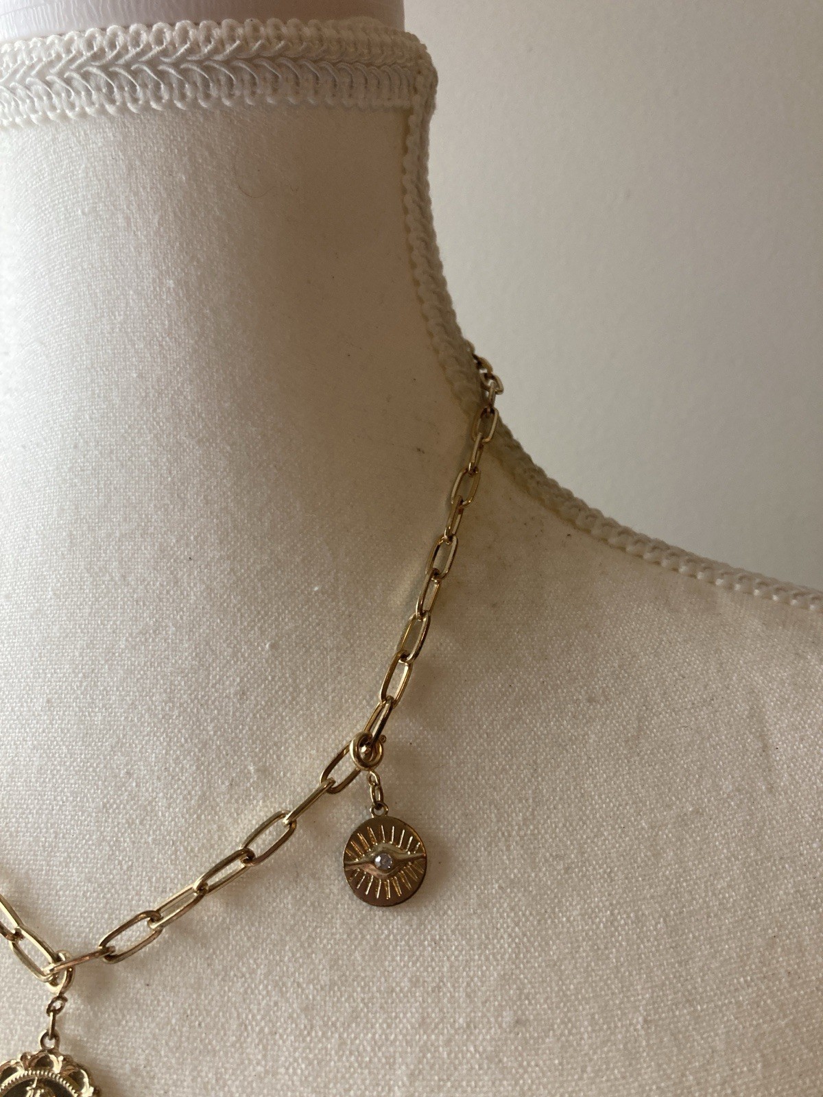 Gold Tone Paperclip Collar Necklace Chain Cherub Coin Faux Pearl Charm Classic