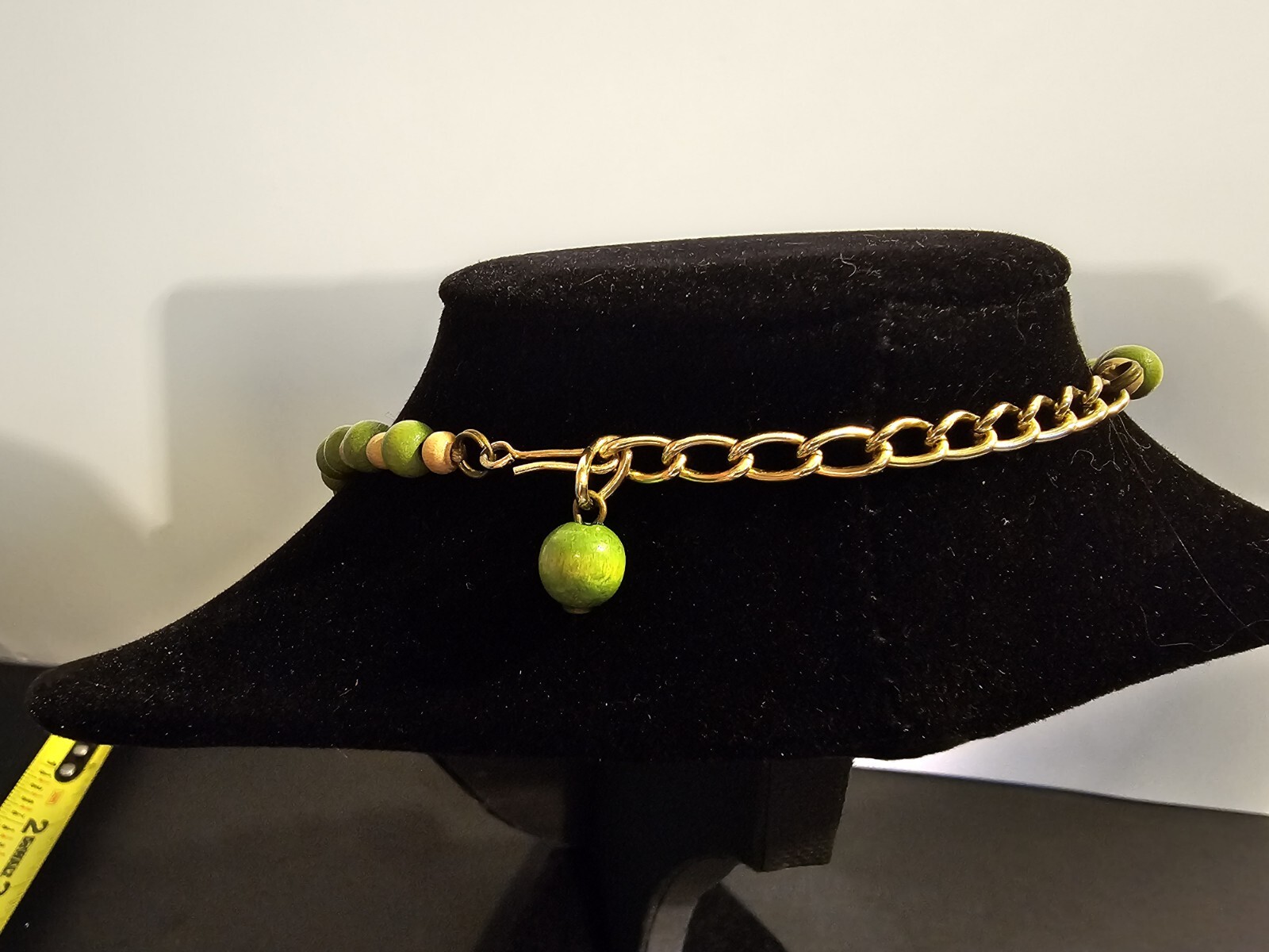 Adjustabe – Green Round Wooden Beaded Necklace With Hook Closure