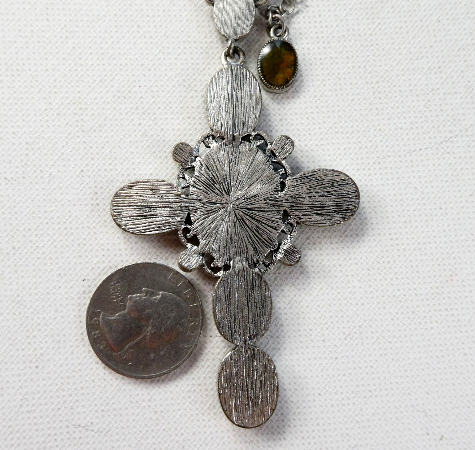 Lovely Religious Cross Pendant Silver Tone Filigree Metal Geen Rhinestones
