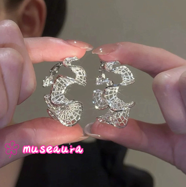 Elegant French Hollow Wave Irregular Earrings