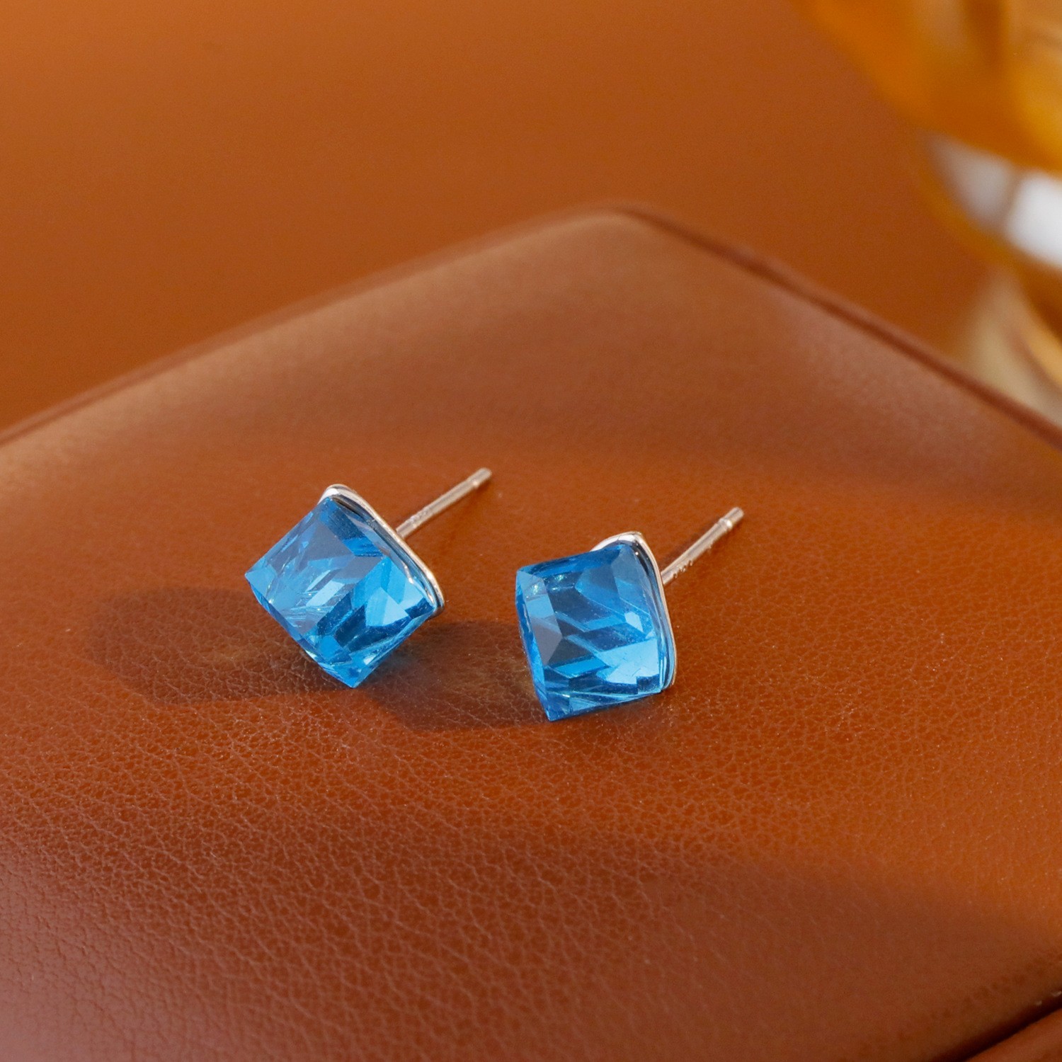 925 Sterling Silver Blue Cube Crystal HYPOALLERGENIC Stud Post CZ Earrings J7