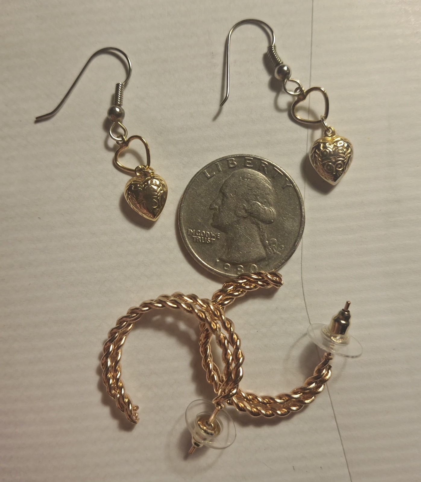 Pre-owned no brand gold tone heart dangle earrings & twisted hoop earrings set