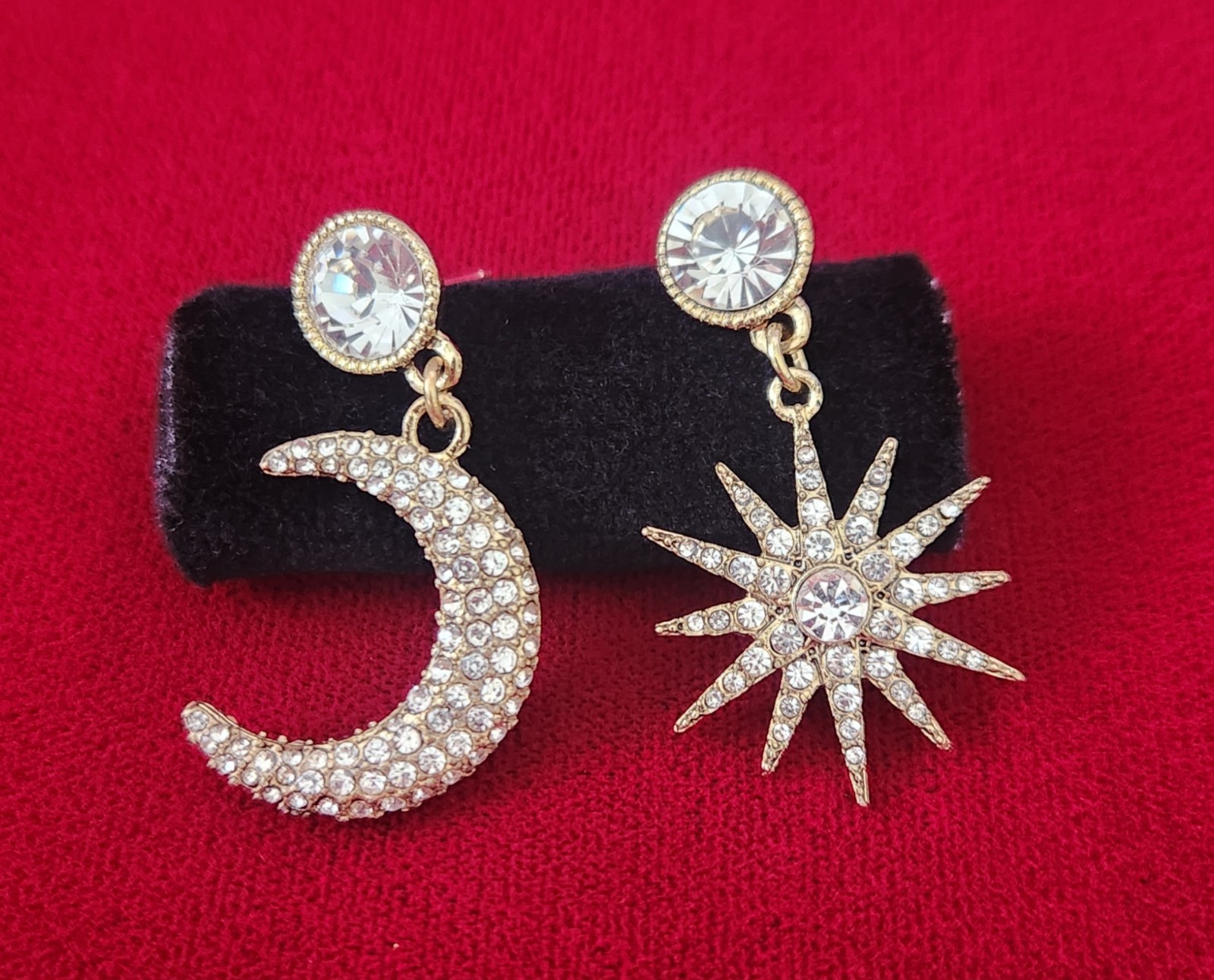 Heidi Daus Inspired Moon And Stars Earrings
