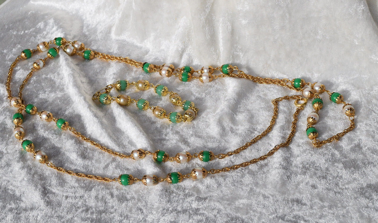 Gold Tone 52 In Necklace and 7″ Bracelet Set Green and White Bead Accents