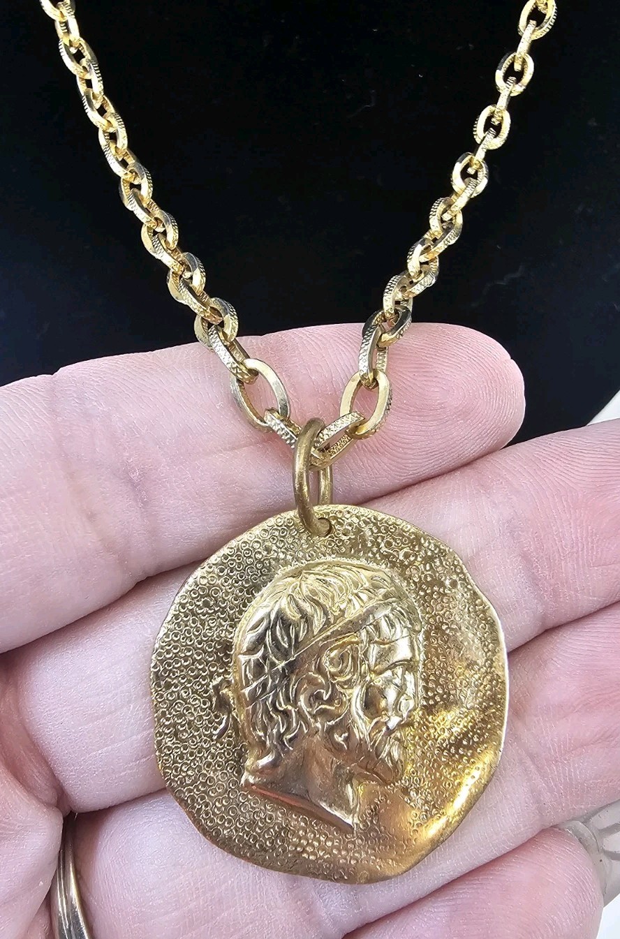 Coin design Pendant Necklace Goldtone