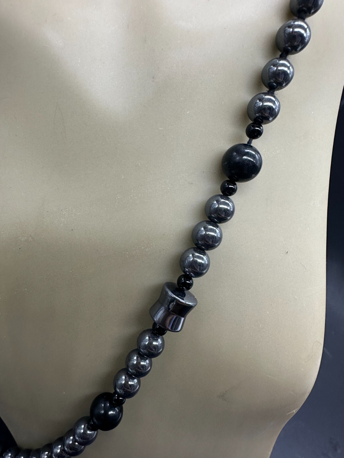 ESTATE POLISHED HEMATITE BEAD BALL BARREL STRAND STRING NECKLACE 28″