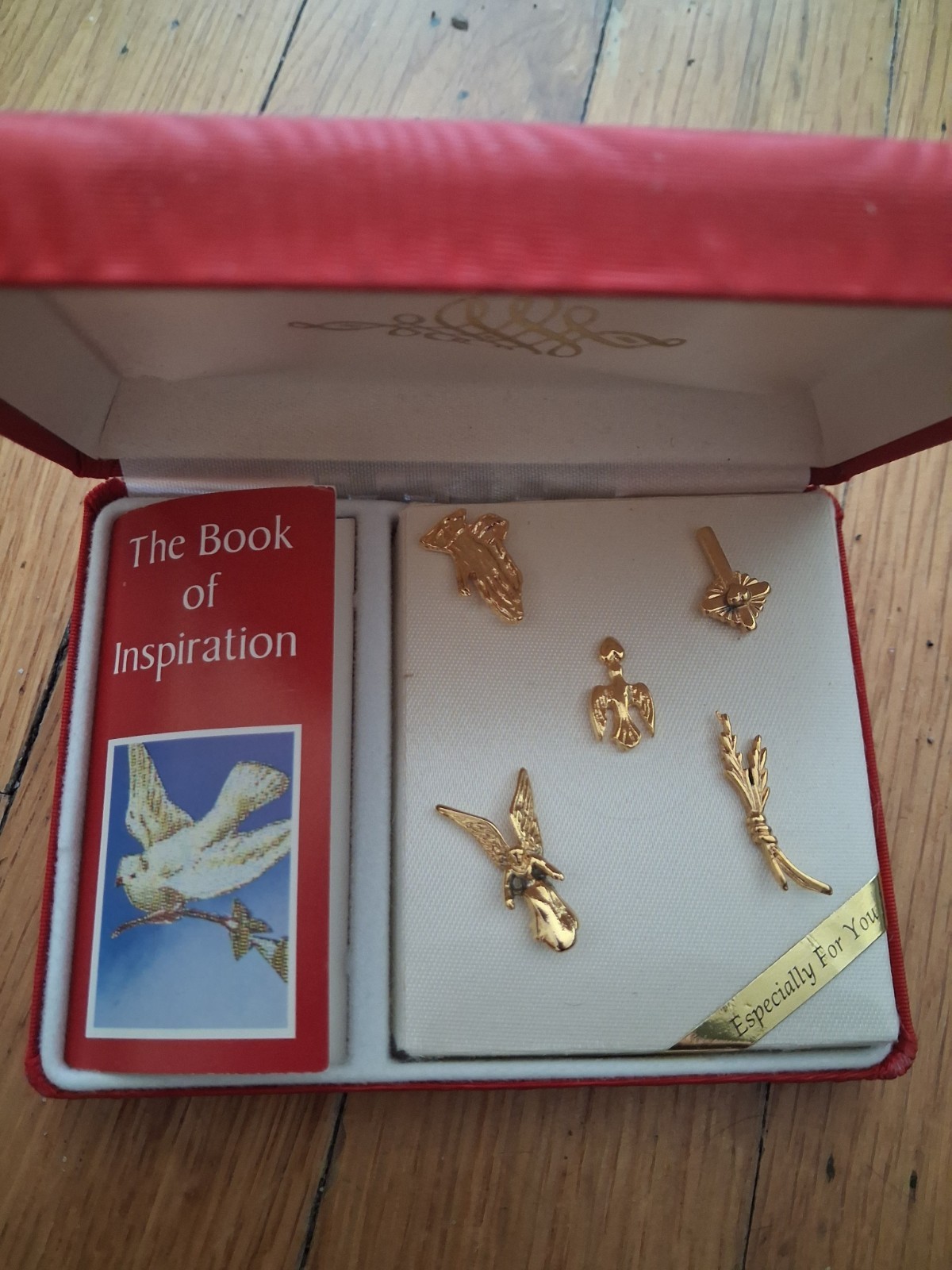 Lot of 5 Gold Tone Religious Lapel Hat Pins Cross Dove Wheat Praying Hands New