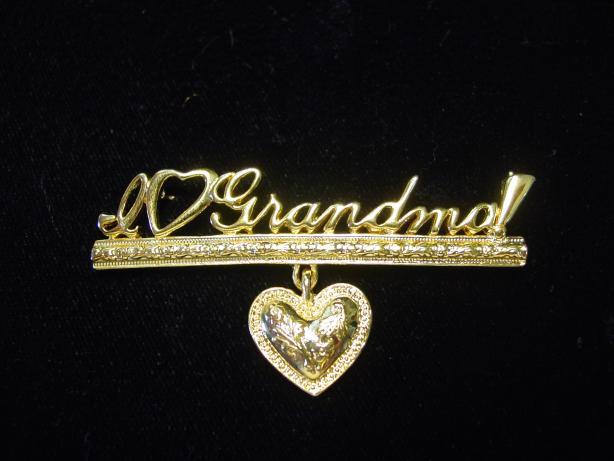 “JJ” Jonette Jewelry Bright Gold Pewter ‘I Love GRANDMA!’ Heart Bar Pin