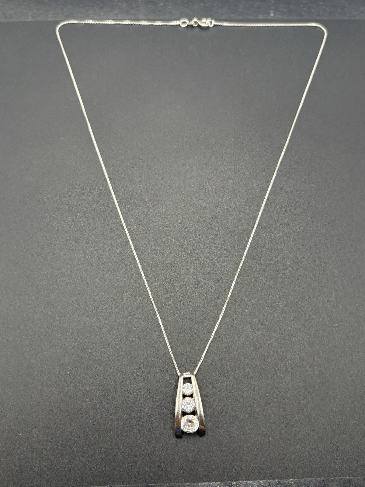 18″ Sterling Silver Cubic Zirconia Ladder Pendant Necklace 4 Grams F17