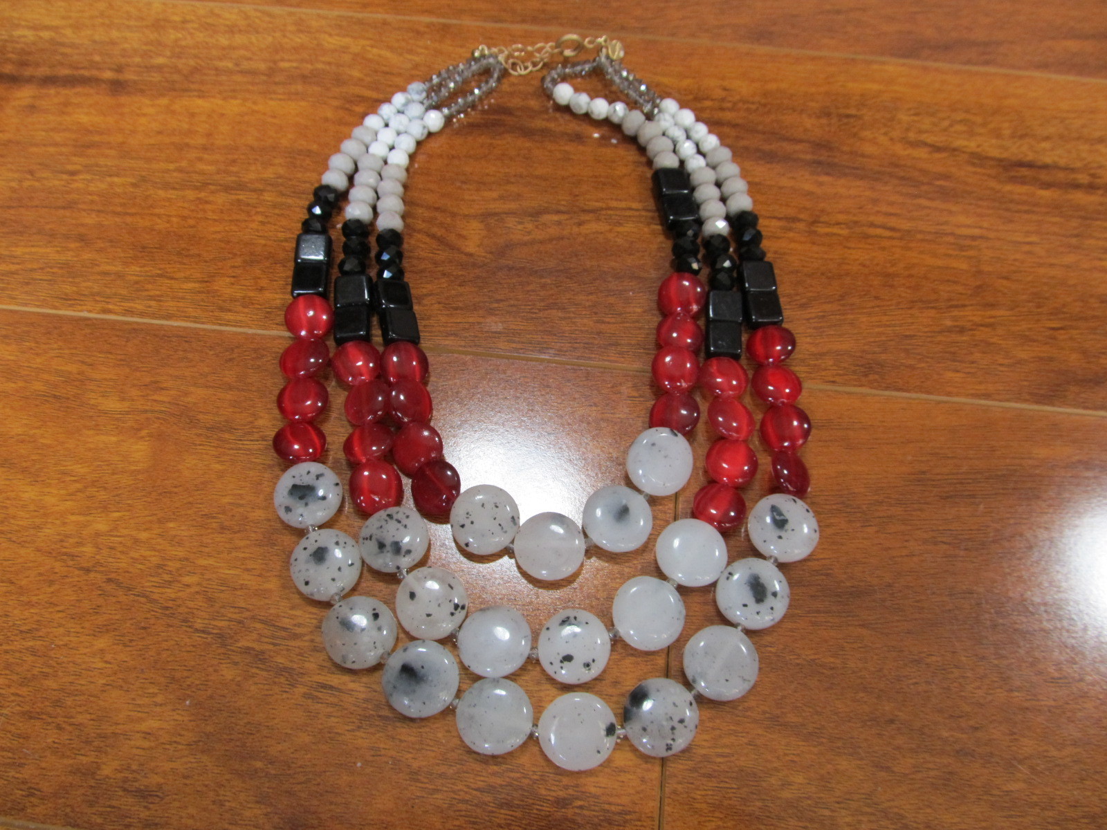 NEW LOFT RED MULTISTRAND NECKLACE Red Black and White Speckled Beads $44.50