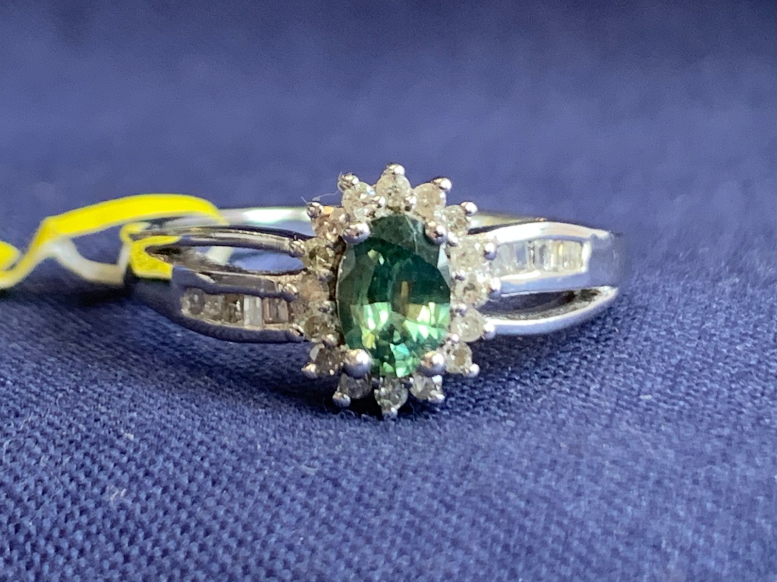 Sterling Silver Diamond Ring 3.24g Fine Jewelry Size 7 Band Green Stone *READ*
