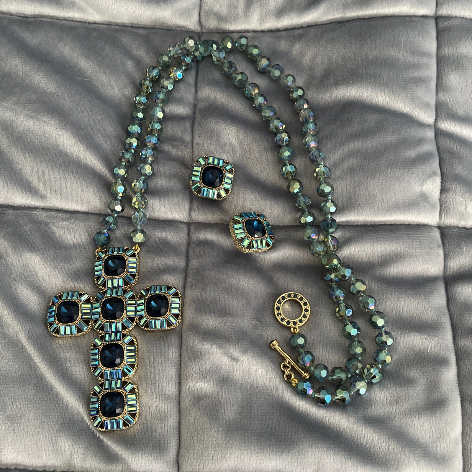 Heidi Daus Aurora Borealis Cross Necklace & Earring Set -Excellent Condition