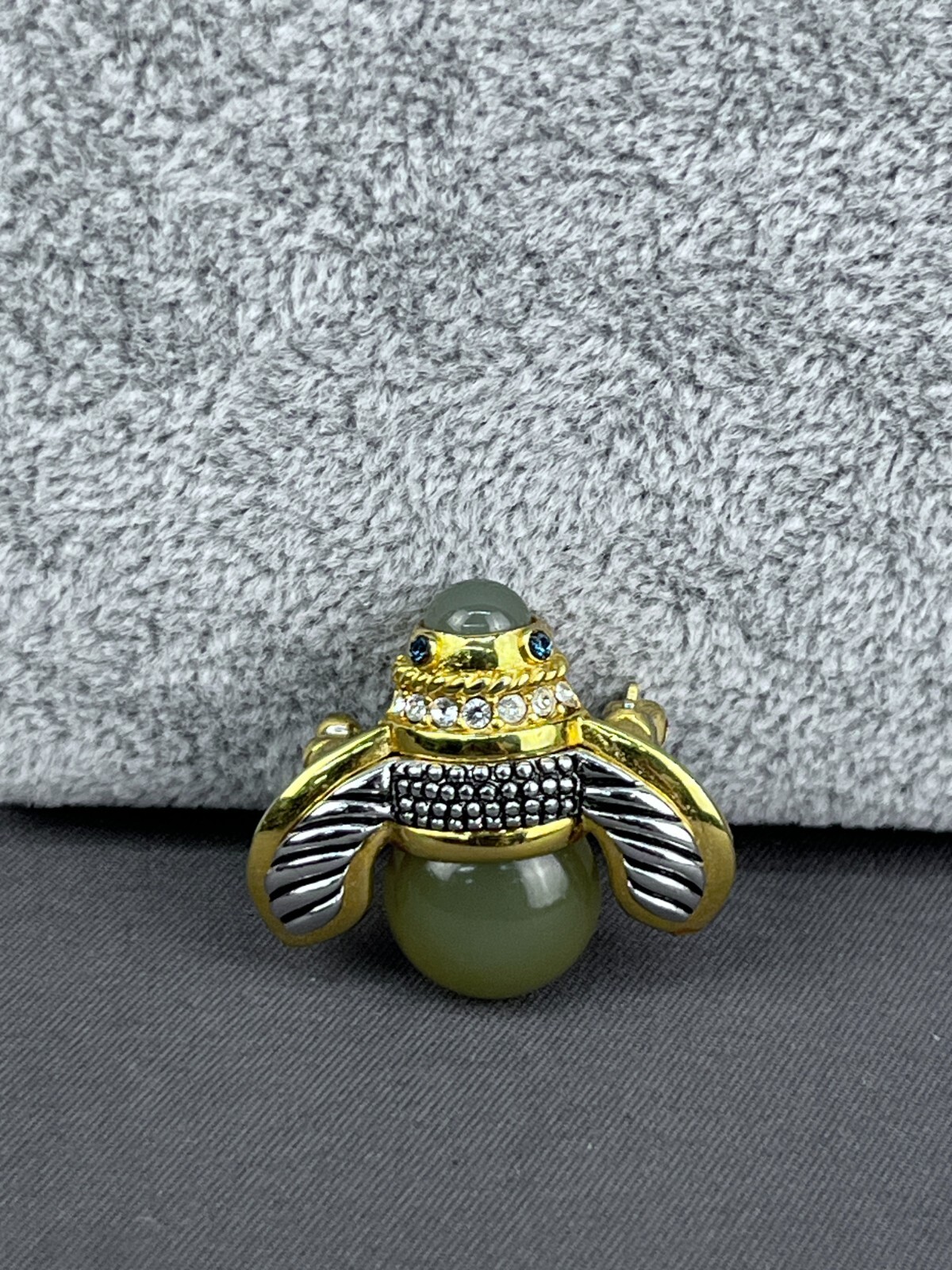 2 Joan Rivers Carnelian Spider & Faux Jade Just Do It Bee Brooches w/Crystals