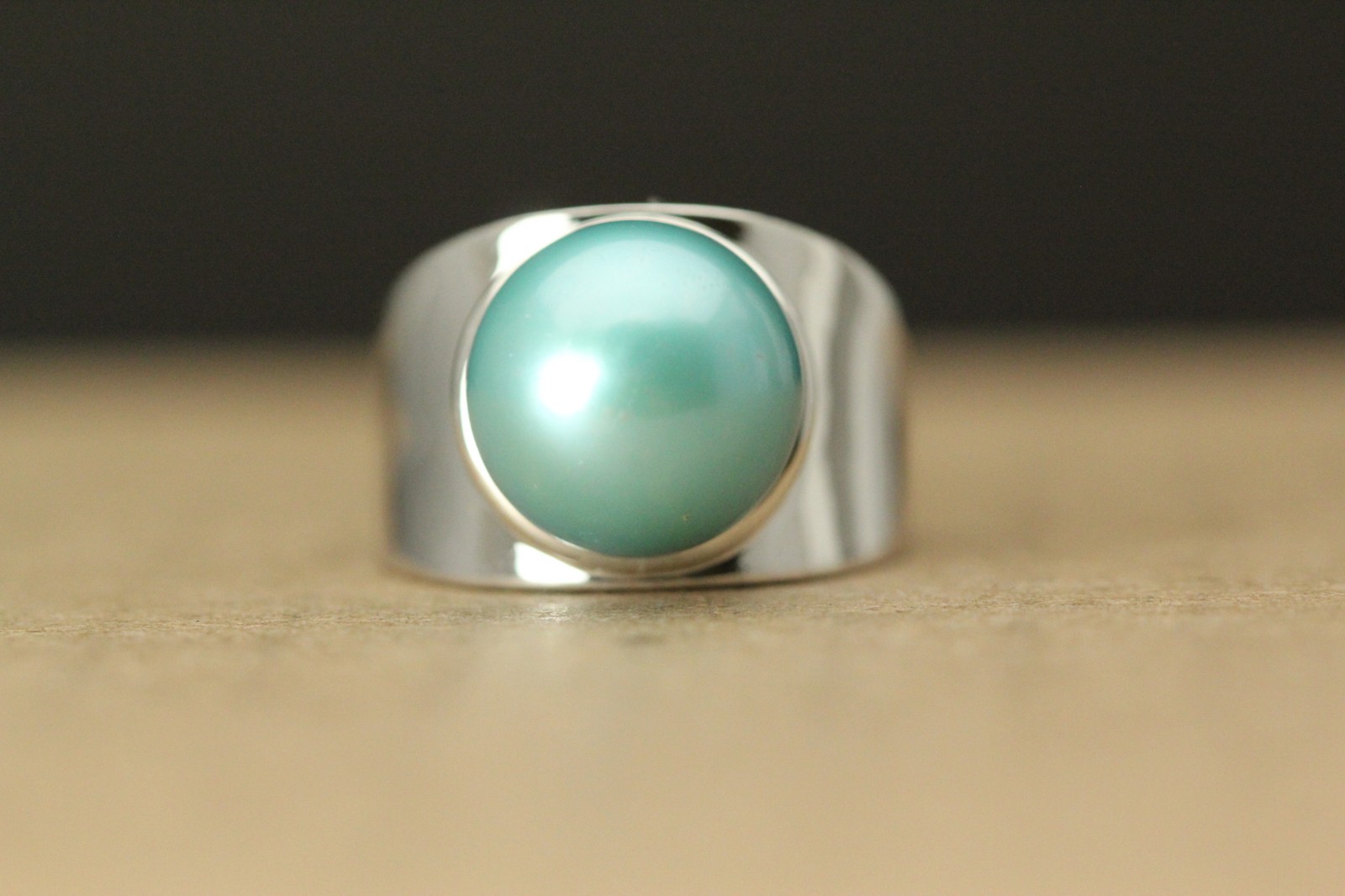 Blue Pearl Wide Sterling Silver Ring Size 6, 8.5 grams (RIN9537)