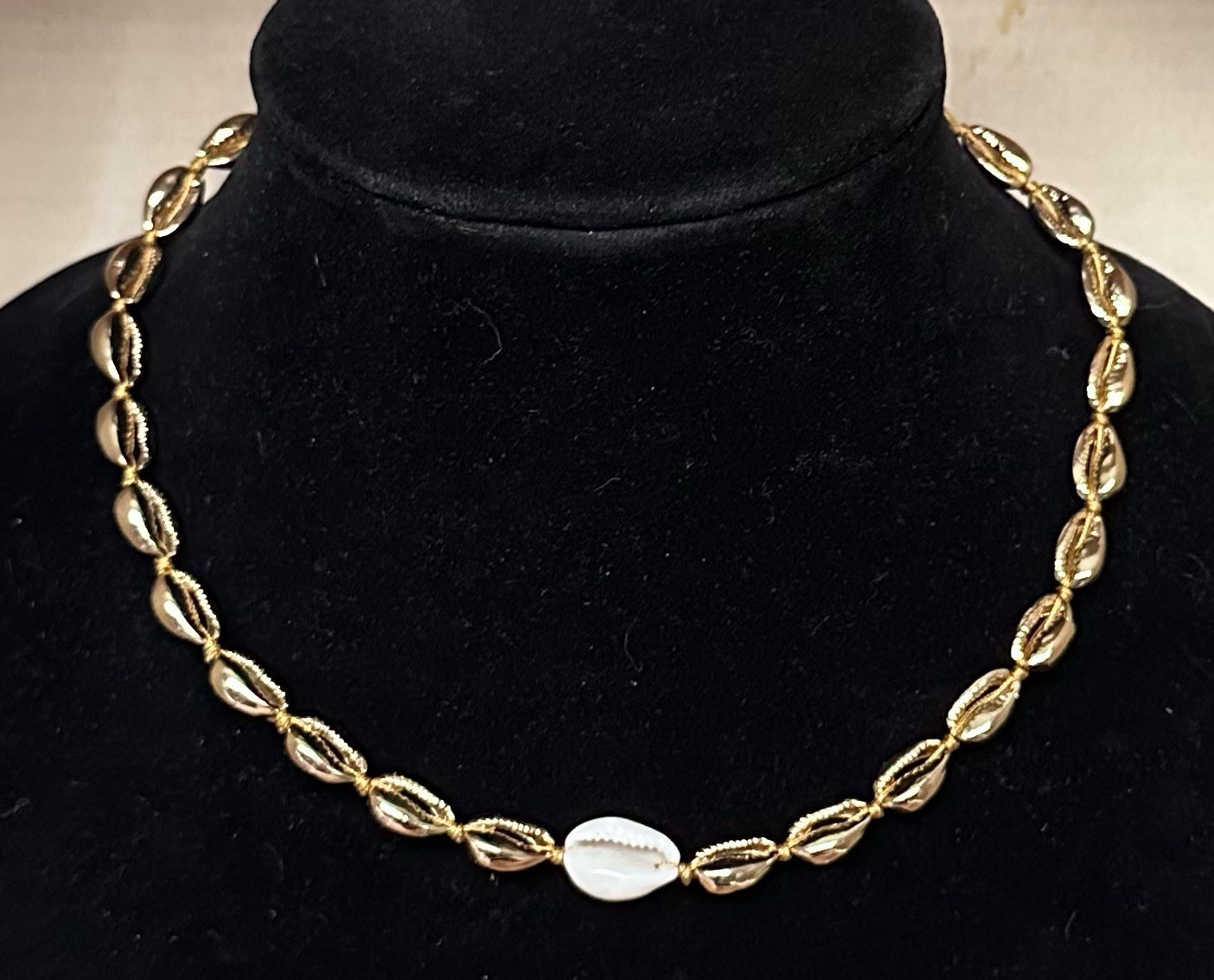 gold cowrie shell choker necklace w/ single white shell accent adjustable cord