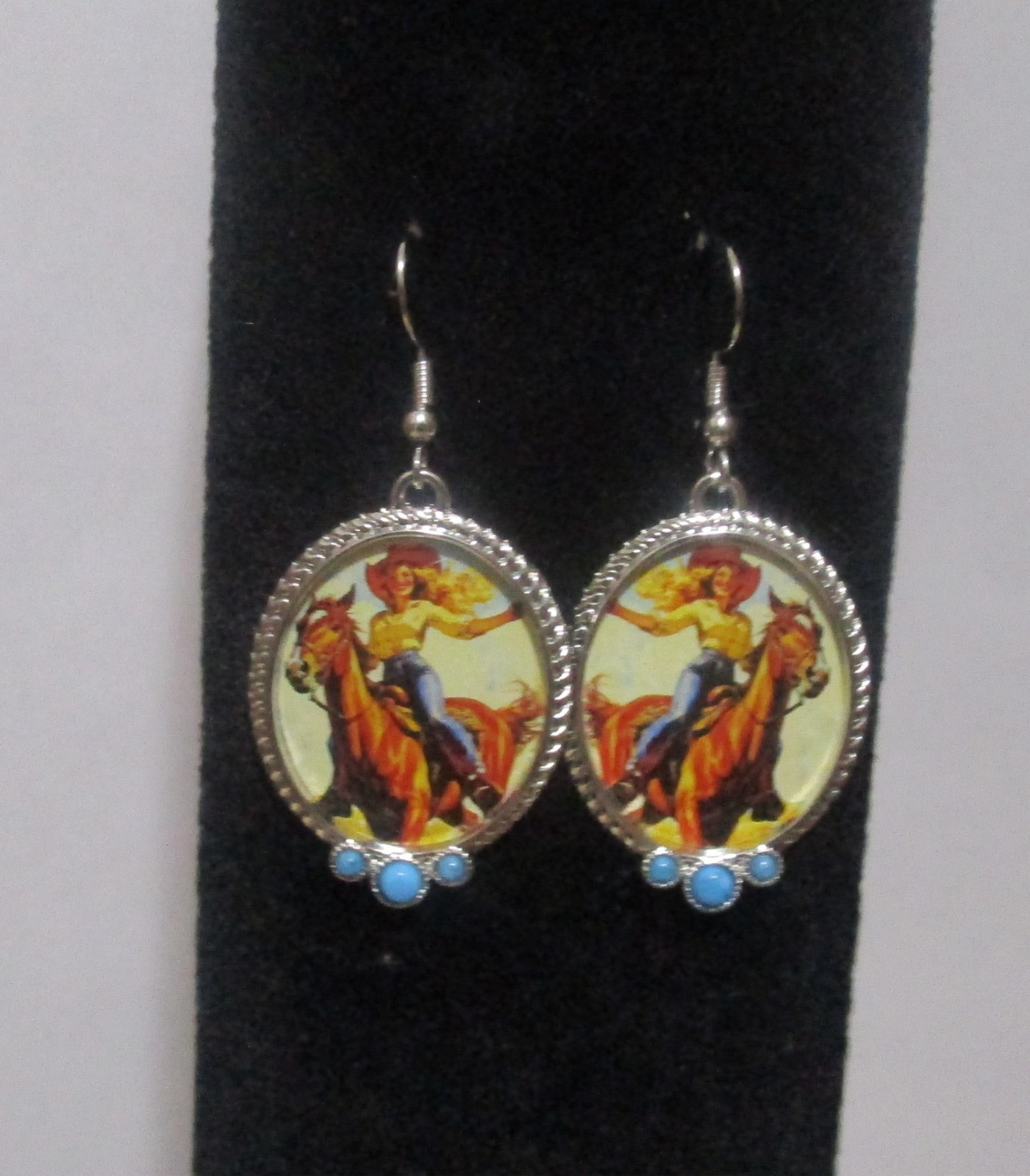 Retro look western women’s cowgirl and horse earrings