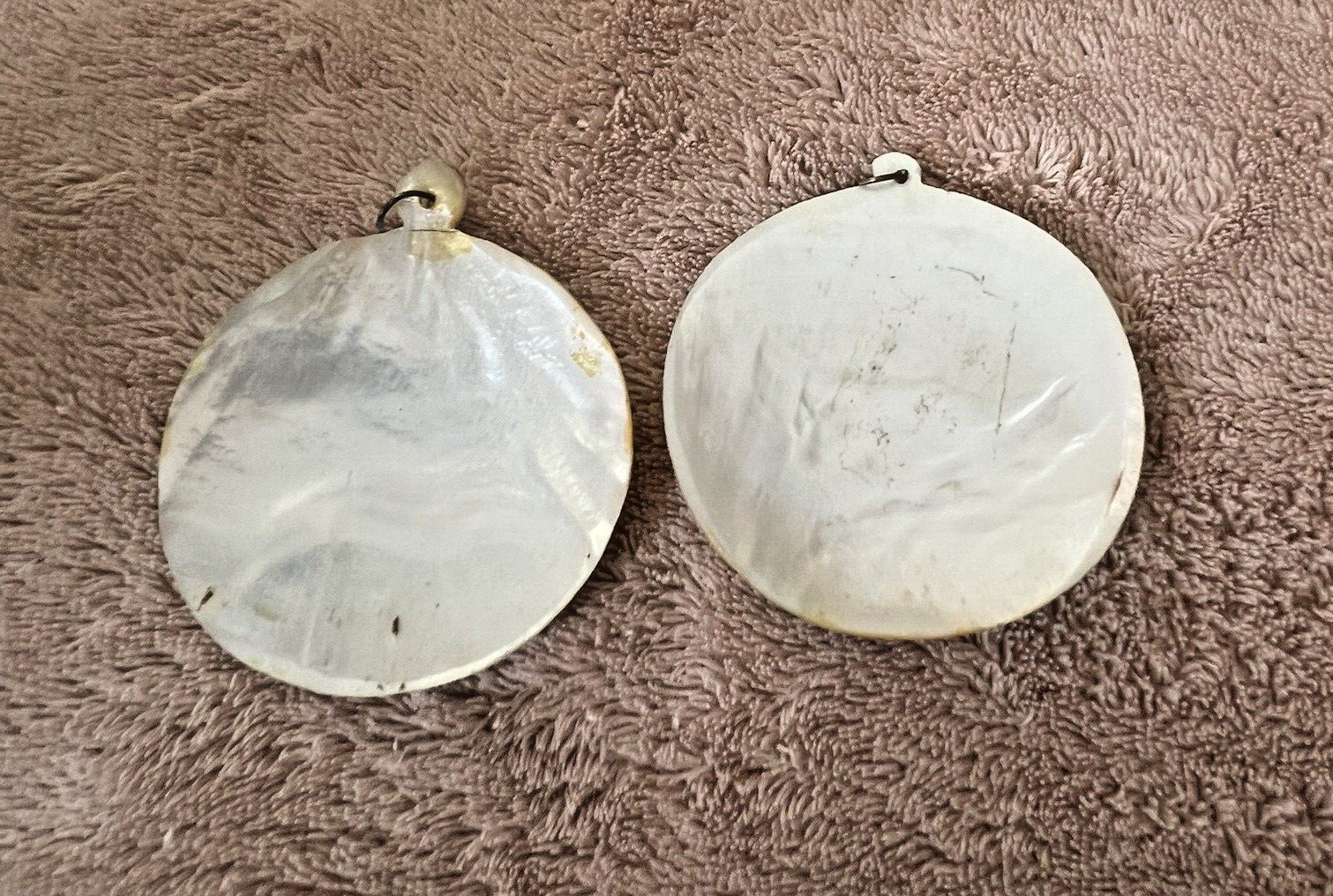 2 Pendant/Earrings Nacre Painted – Asian Centre – 2 3/8in – Fine 19th/Early 20th