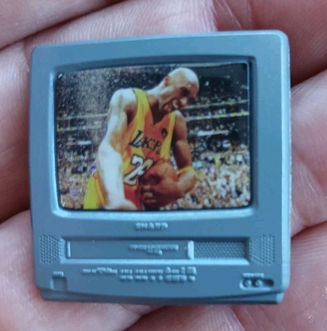 NBA legend Kobe Bryant #8 LA Lakers Championship NBA TV CRT Custom ENAMEL PIN OG