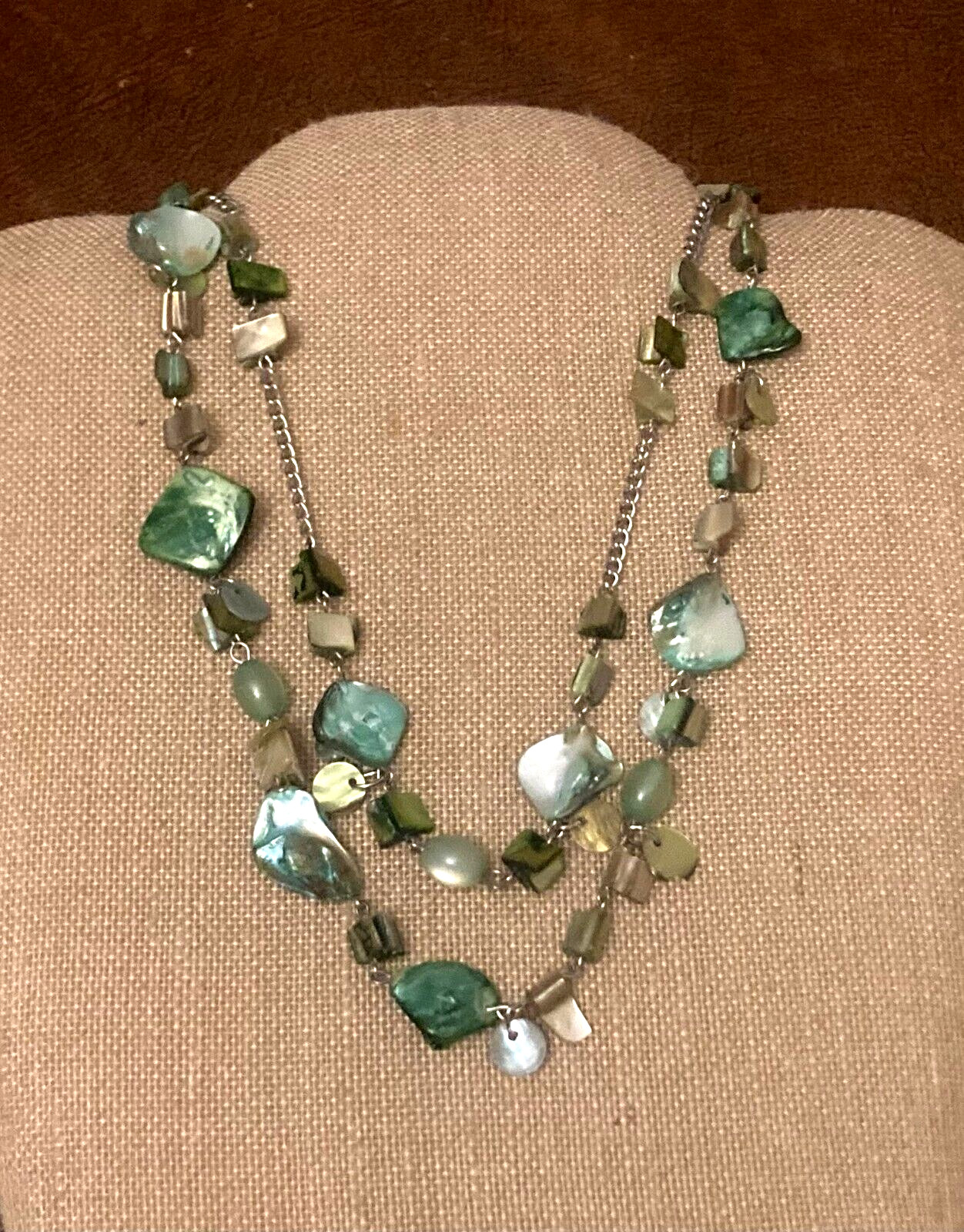 Vintage Green Abalone Shell Beaded Necklace 2 Strand Silver Tone 19″- 22”