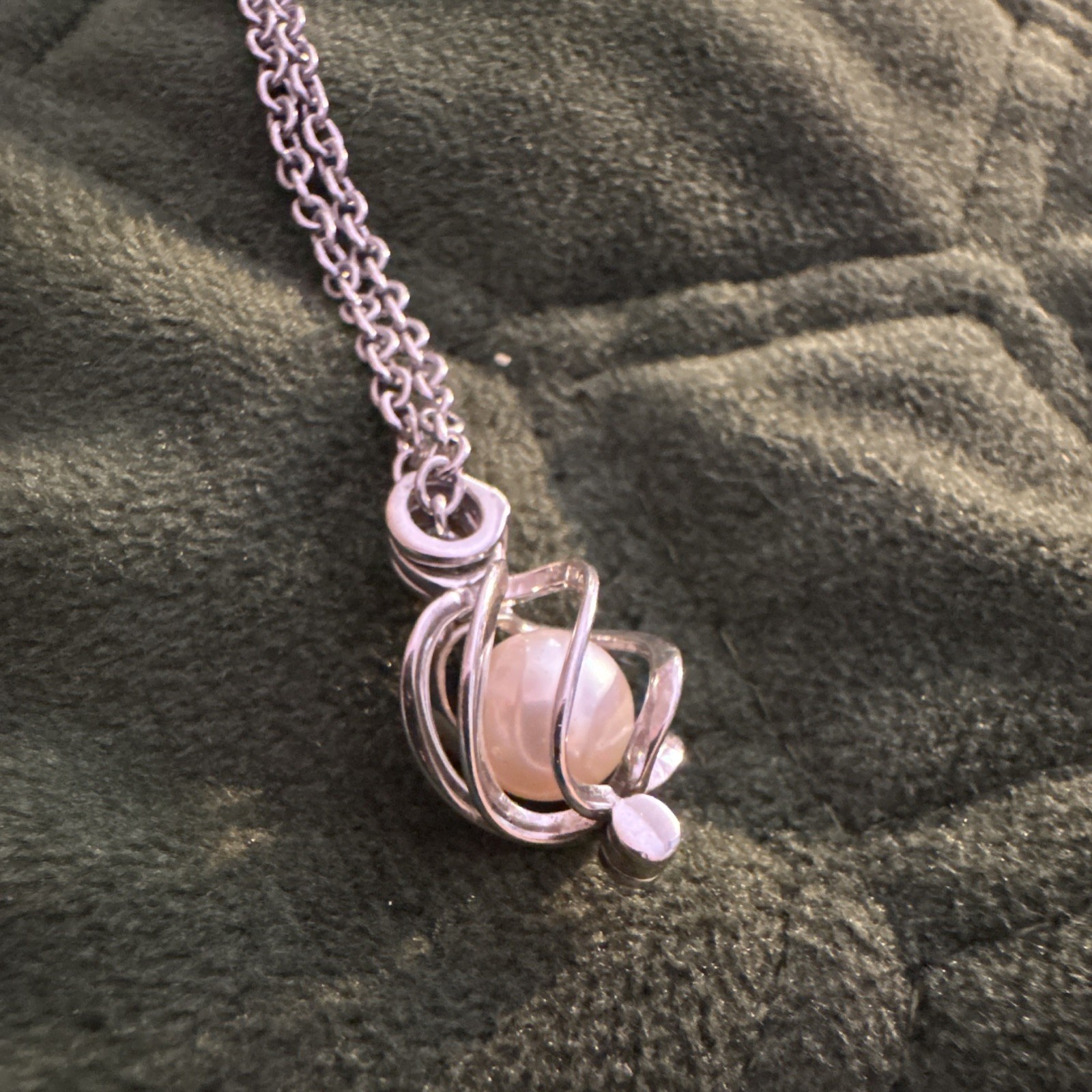 Silver Tone Round Link Chain Necklace Lobster Clasp 18 in Pearl Cage Charm