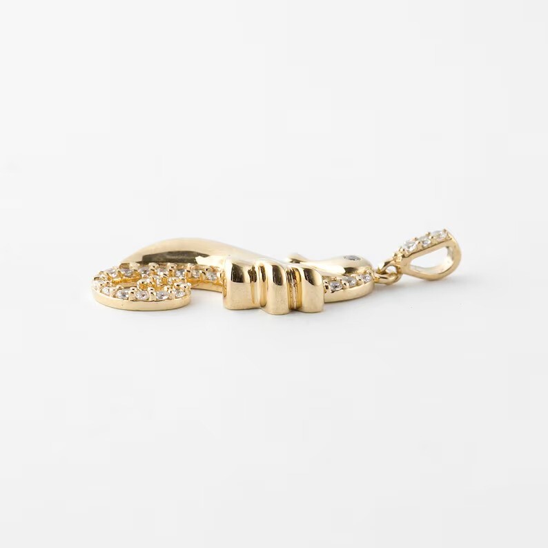 Round Cut Simulated Diamond Gorgeous Seahorse Pendant In 14k Yellow Gold Plated