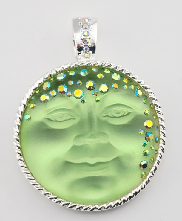 KIRKS FOLLY GODDESS ILLUSION 35MM SEAVIEW MOON FOLDOVER PENDANT IRISH MIST ST