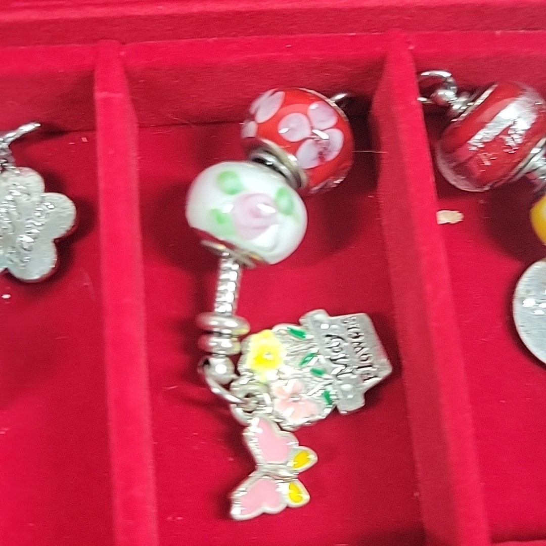 Willabee And Ward Month Monthly Charms Dangles Holiday Calendar and Case READ