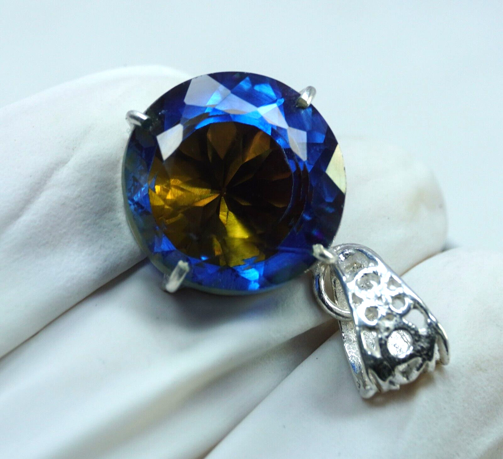 Round Cut 35 Ct+ Natural Pitambari Sapphire 925 Solid Silver Pendant Gemstone